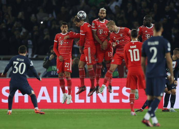 爱游戏在线-门兴格拉德巴赫发布备战花絮；集结日临场应变；NBA季后赛任务艰巨；细节决定成败(德布劳内拜仁)