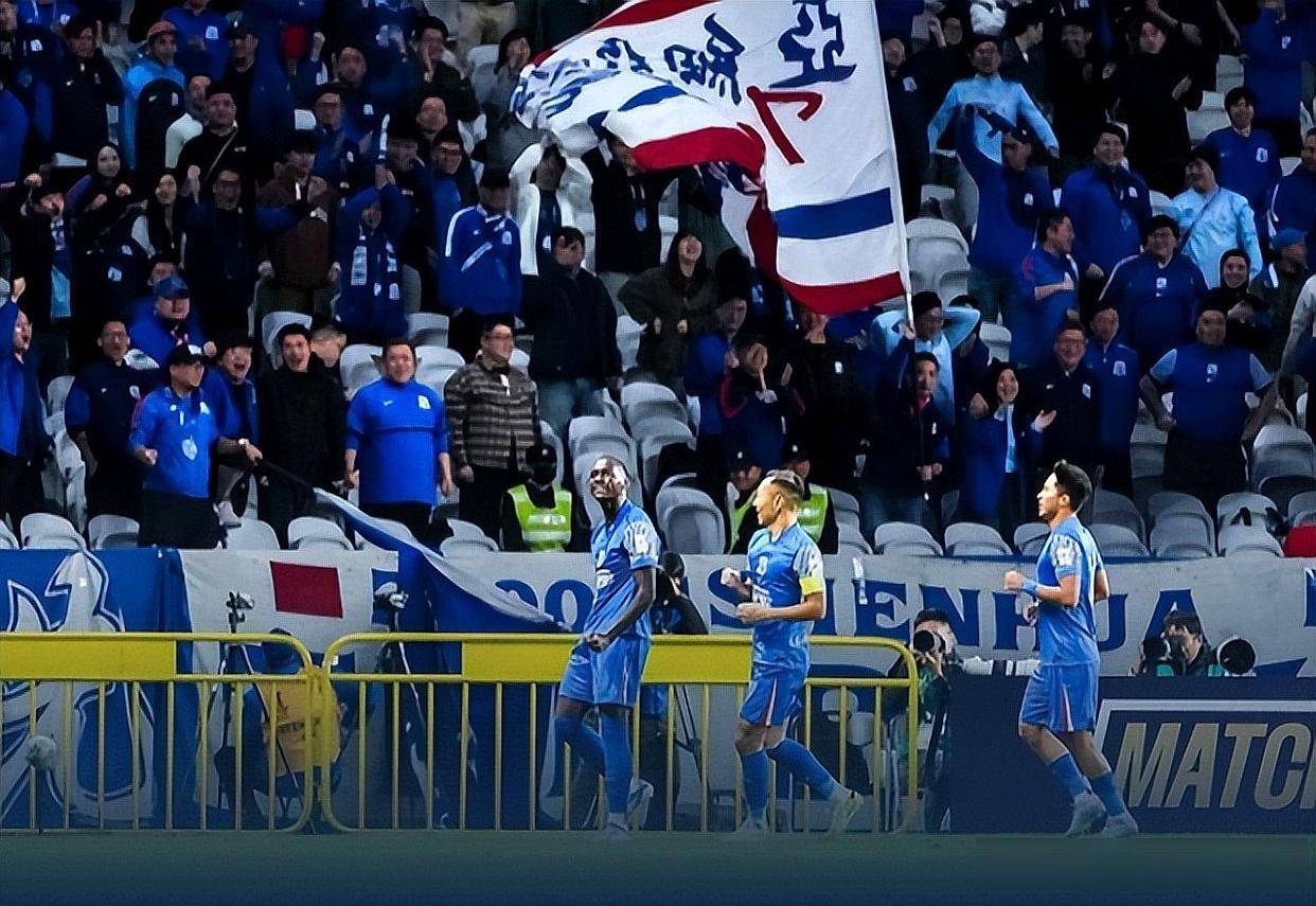 爱游戏网页版-达拉斯独行侠训练开放日，国际比赛日主帅复盘引欢呼，亚冠在即，更衣室氛围转暖(达拉斯独行侠赛程)