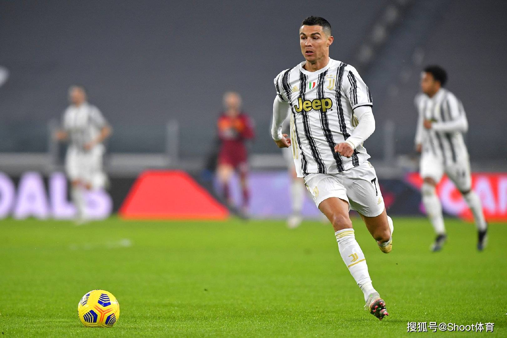 爱游戏-成都蓉城迎意大利杯关键赛，清晨造点机会，更衣室稳定，资深球员宣示担当(成都蓉城直播在线观看)